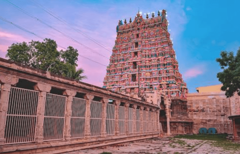 Entrance tower and approach to Nellaiappar Temple in Tirunelveli