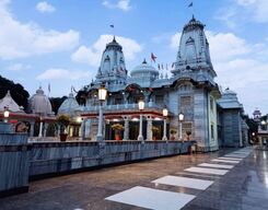 Gorakhpur Sightseeing Day Tour from Lucknow