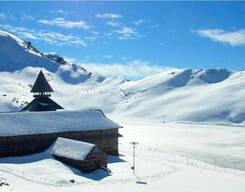 Snow Trek To Bijli Mahadev