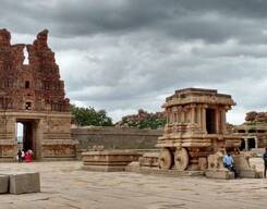Hampi Tuk Tuk Tour (Auto Rickshaw) – Day Tour Sightseeing in Hampi