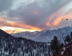 New Year 2025 in Hampta Snow Land