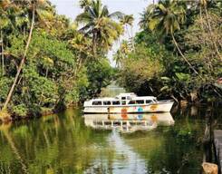 Muziris Hop-On Hop-Off Boat Tour From Kochi
