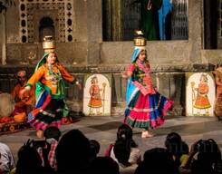 Udaipur Full Day Tour And Traditional Dance Performance
