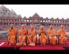 A Guided Walking Tour of Aksharadham Temple