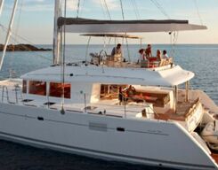 Ultra Luxury Sailing Experience In Private Yacht In Mumbai