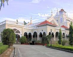 Pune Full Day Guided Sightseeing Tour with Lunch