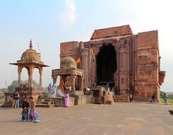 Bhimbetka & Bhojpur Sightseeing Tour from The City of Bhopal