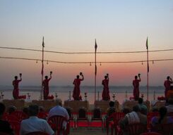 Morning Ganga Aarti with Rooftop Breakfast in Varanasi
