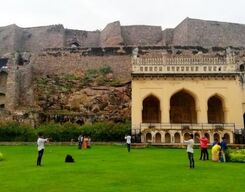 Tombs and Golconda Fort Half-Day Guided Tour