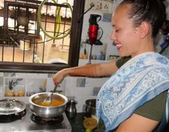 Cooking Experience and Lunch with Local Family in Mumbai