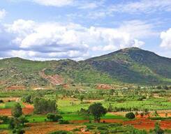 Makalidurga Fort, Dandiganahalli Dam and Adiyogi Shiva Statue Day Tour from Bangalore City