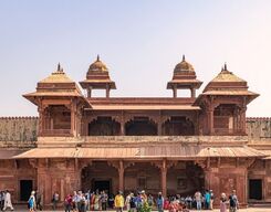 Chand Baori and Fatehpur Sikri Guided Tour From Jaipur
