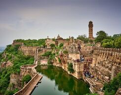 Chittorgarh Fort & Pushkar Sightseeing Guided Day Tour from Udaipur with Drop at Bundi
