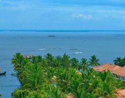 Kumarakom Houseboat and Resort Stay