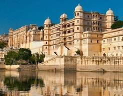 Udaipur 'The City of Lakes' Sightseeing Day Tour