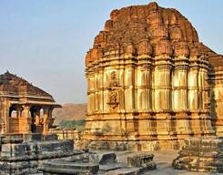 Eklingji & Nathdwara Darshan Tour from The City of Udaipur