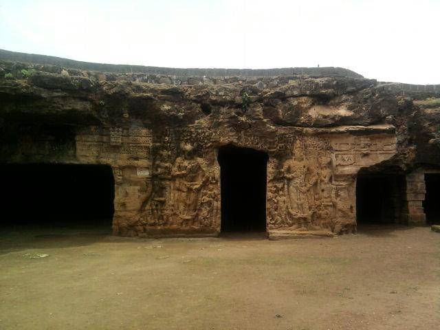 Khambhalida Caves