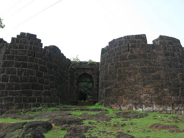 Bankot Fort