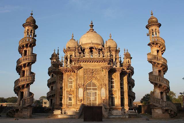 Mahabat Maqbara