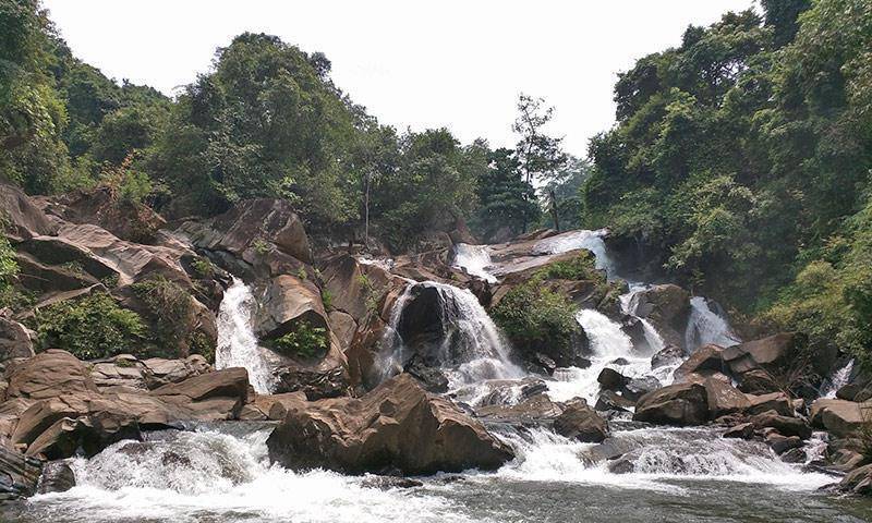 Polluru Waterfall, Mothugudem