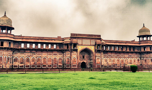 Agra Red Fort - Offbeat Places in Agra